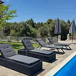 Helvetia Luxury Pool Feriehus *