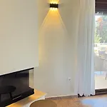 Feriehus Helvetia Luxury Pool *
