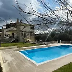 Feriehus Helvetia Luxury Pool *