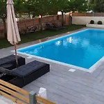 Helvetia Luxury Pool