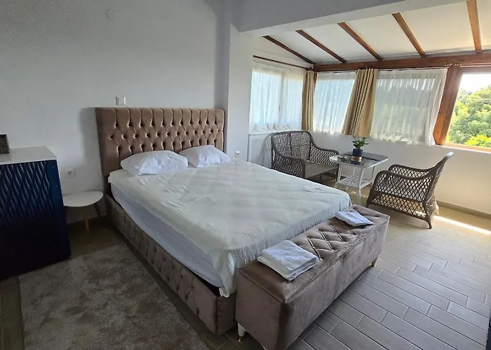 Helvetia Luxury Pool Semesterbostad