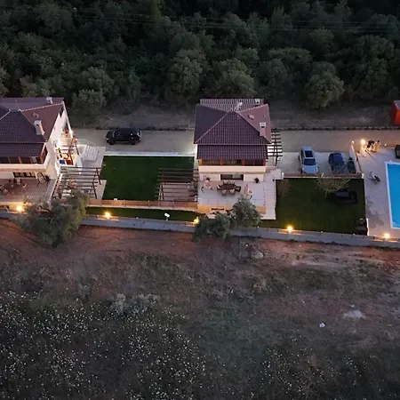 بيت للعطل Helvetia Luxury Pool *