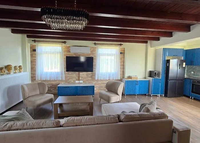 Helvetia Luxury Pool Casa de Férias Kriopigi